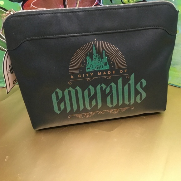 New, CONAIR EMERALD CITY Large Makeup bag - Picture 1 of 5